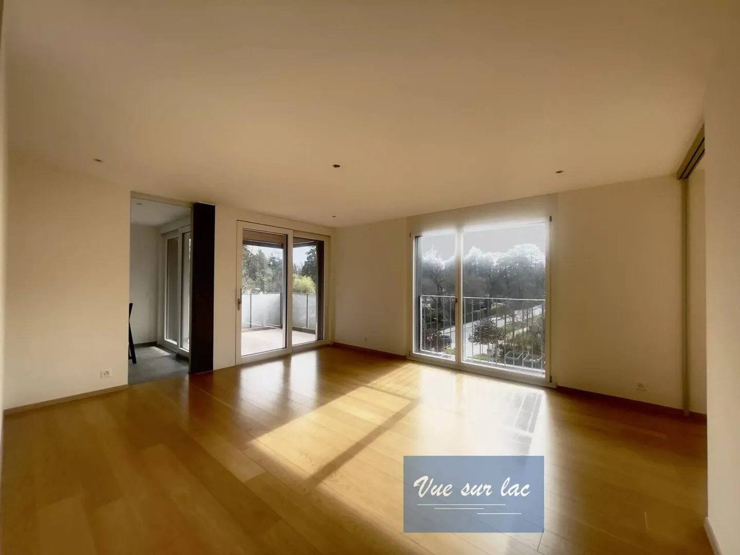 Appartement moderne lumineux - Photo 2 sur 13