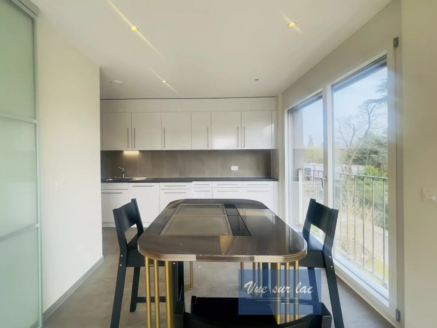 Appartement moderne lumineux - Photo 5 sur 13