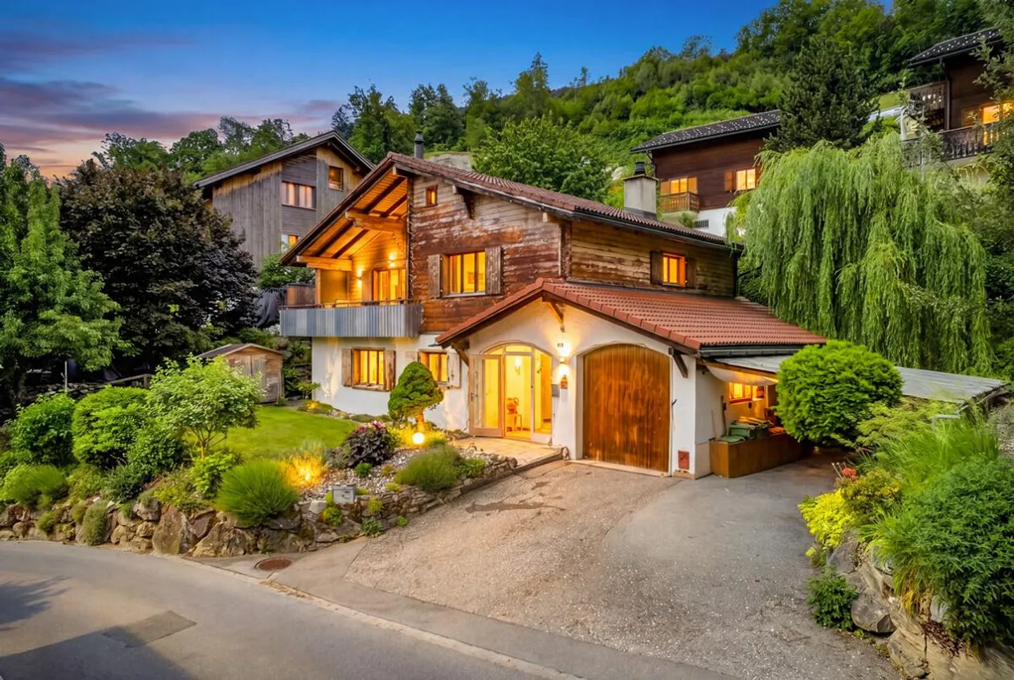 Chur: affascinante casa unifamiliare con ampio giardino e vista sulle montagne - Foto 1 di 6
