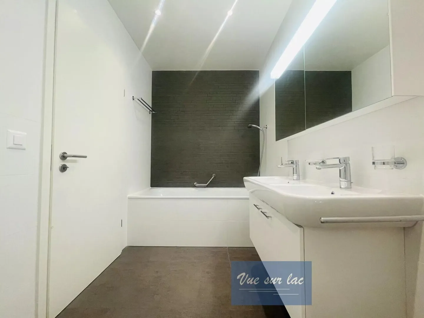 Appartement moderne lumineux - Photo 11 sur 13