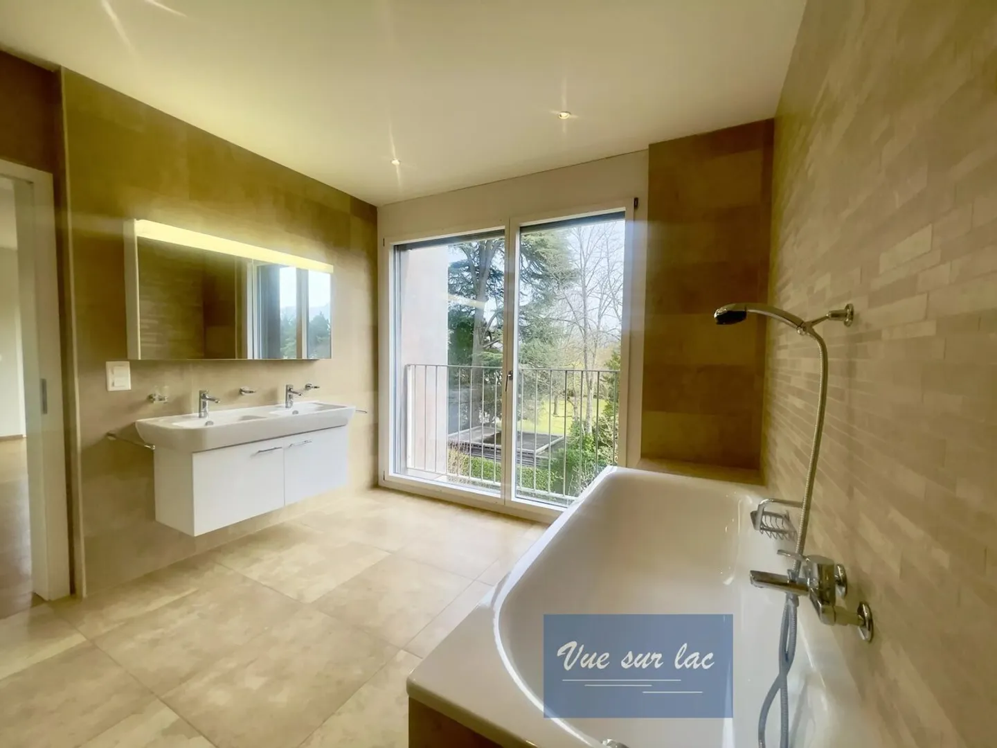 Appartement moderne lumineux - Photo 12 sur 13