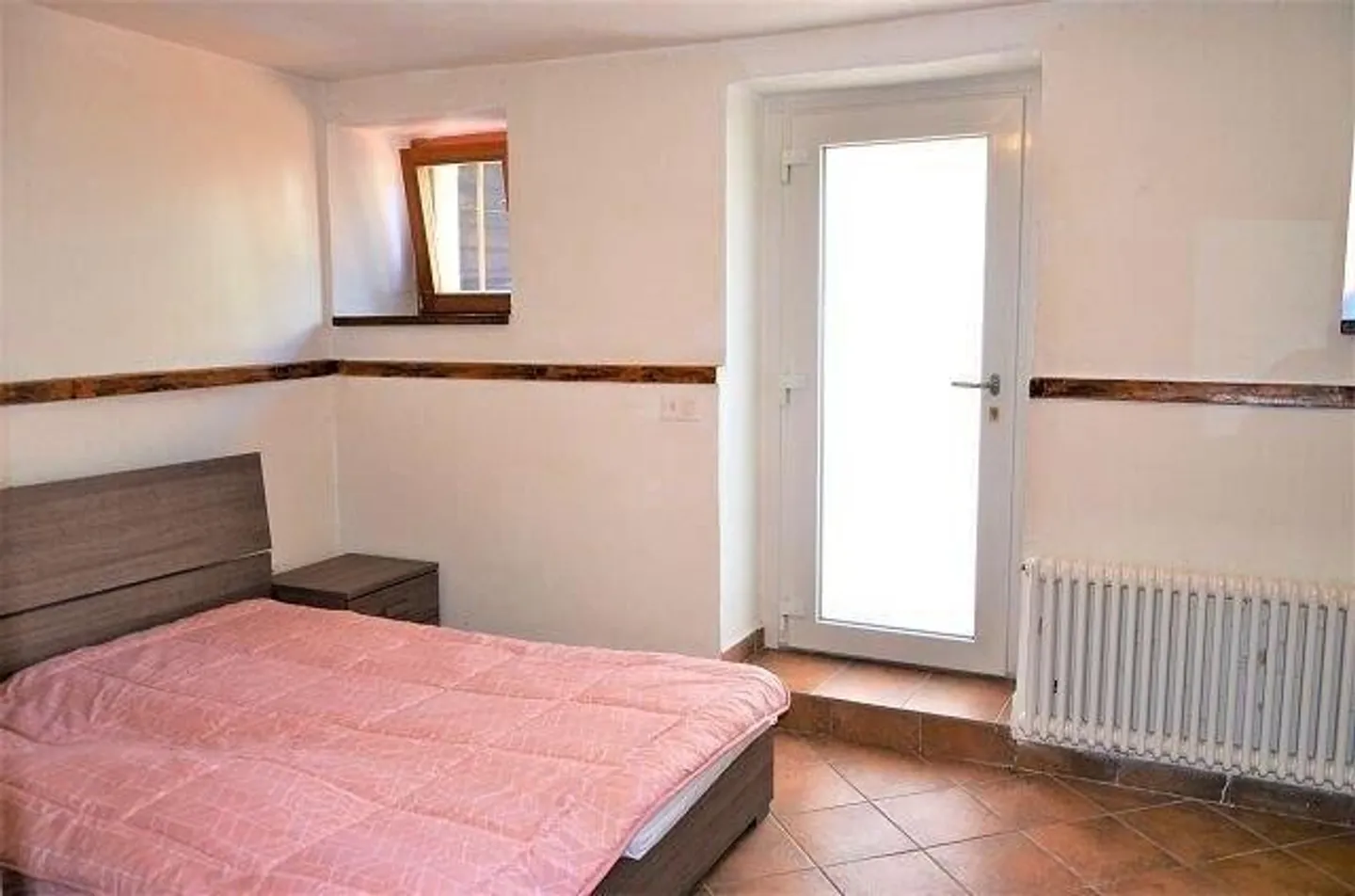 Beau rustique de 2 1/2 pièces dans le noyau avec jardin et pergola - Photo 7 sur 13