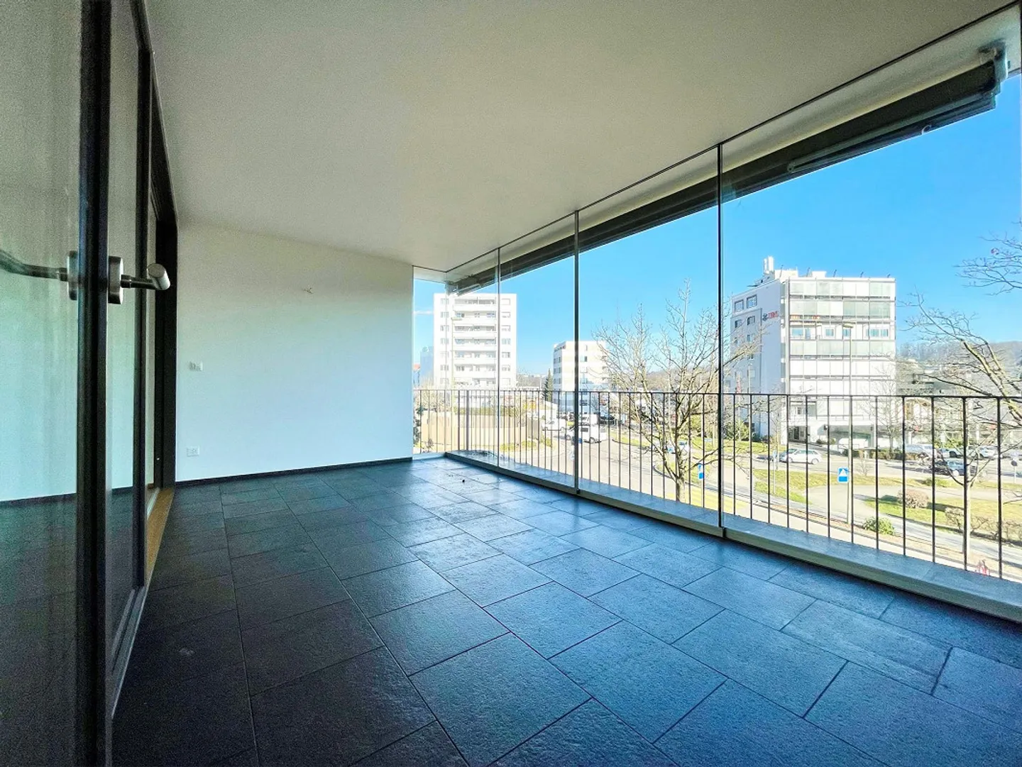 Grand appartement central de 3,5 pièces de 94 m2 au standard de propriété - Photo 8 sur 13