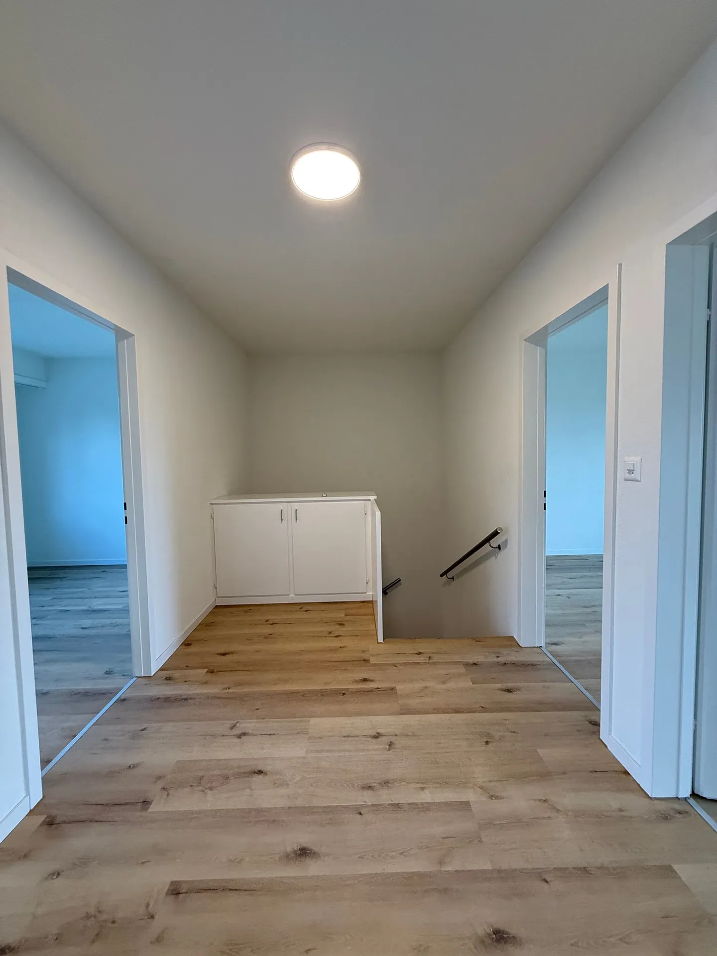 Maison de ville rénovée avec jardin à louer à Aesch - Photo 12 sur 21