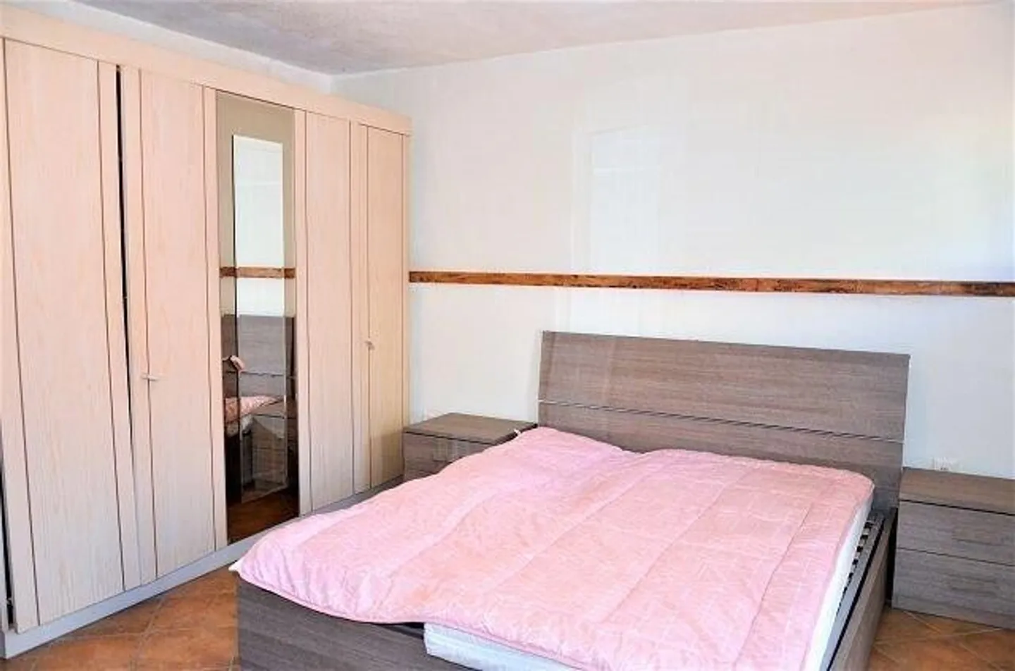 Beau rustique de 2 1/2 pièces dans le noyau avec jardin et pergola - Photo 8 sur 13