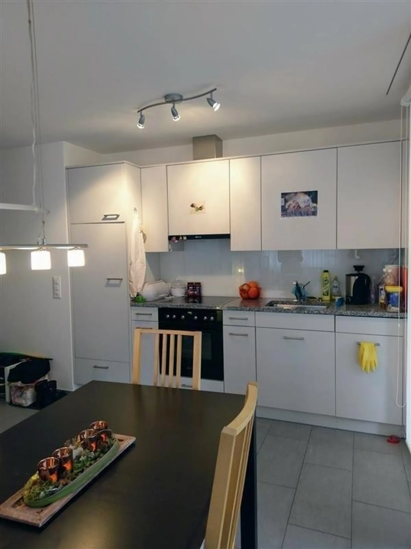 Moderno appartamento di 2,5 stanze in posizione centrale a Chur - Foto 2 di 7