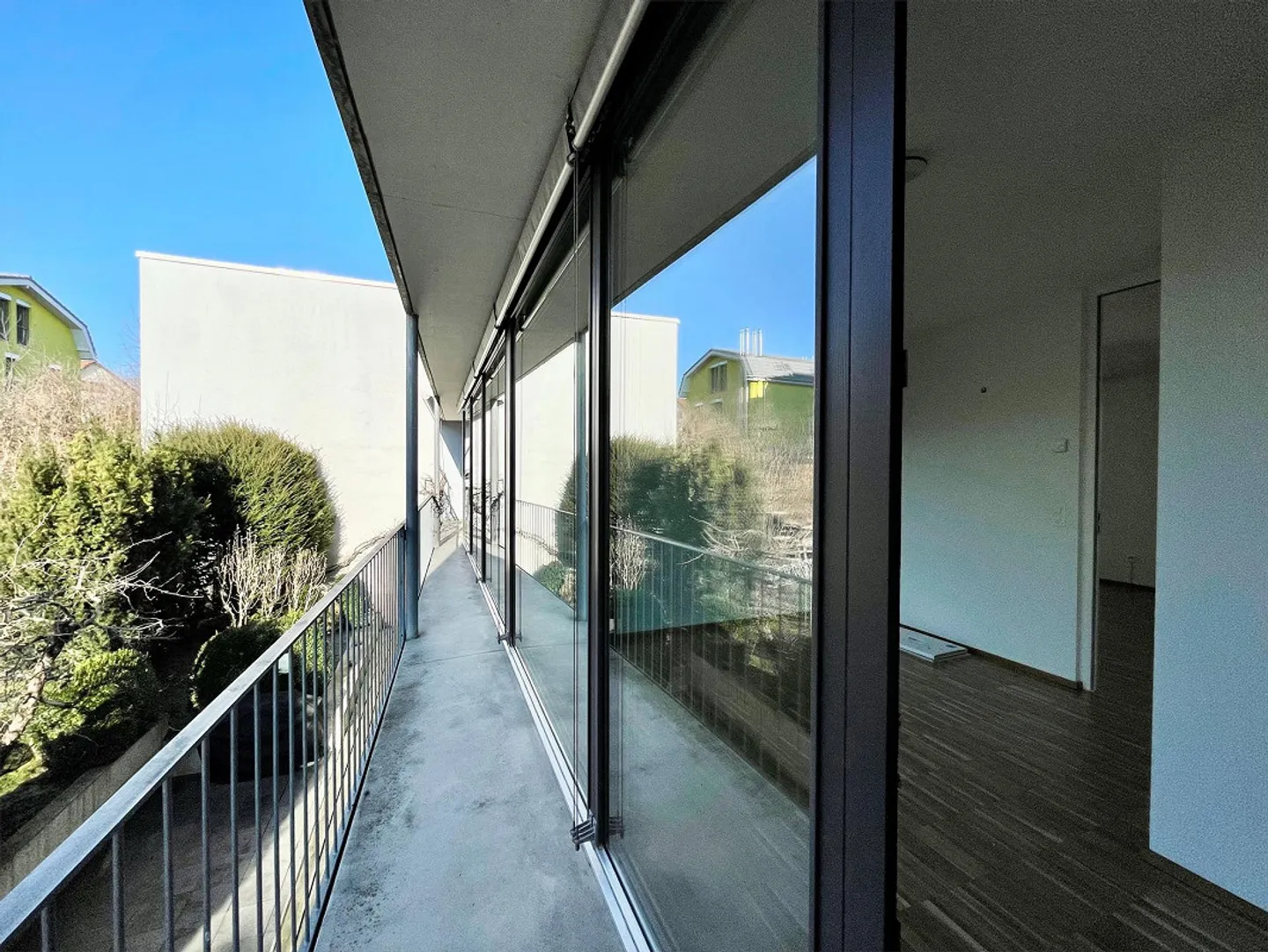 Grand appartement central de 3,5 pièces de 94 m2 au standard de propriété - Photo 12 sur 13