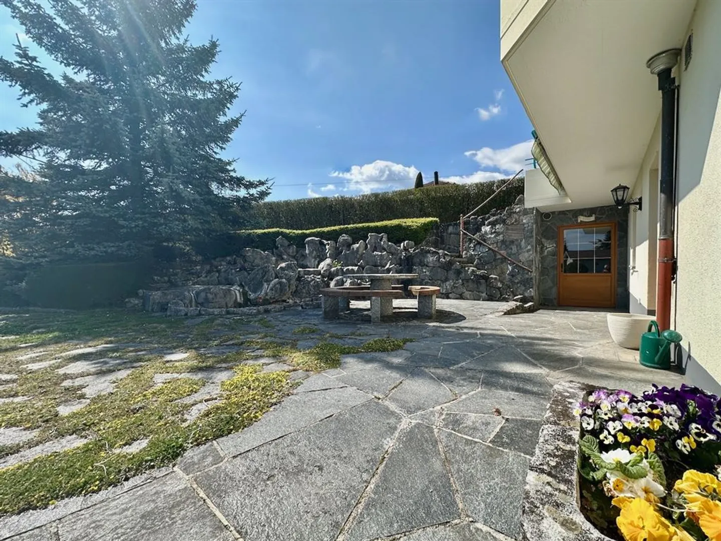 Villa singola spaziosa e luminosa con appartamento separato - Foto 4 di 13