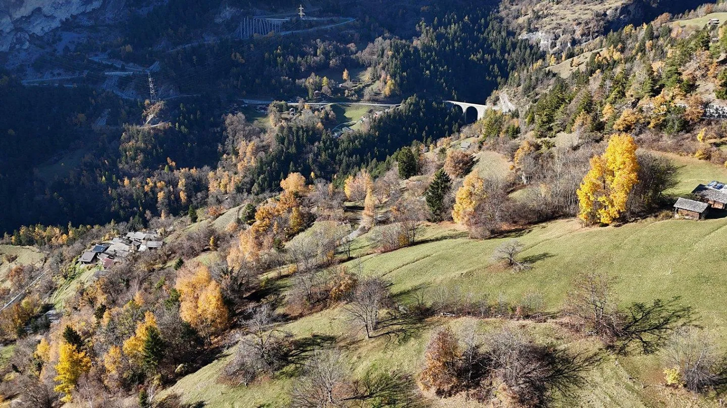 Terrain Agricole Ensoleillé avec Grange près de Leukerbad - Photo 8 sur 9