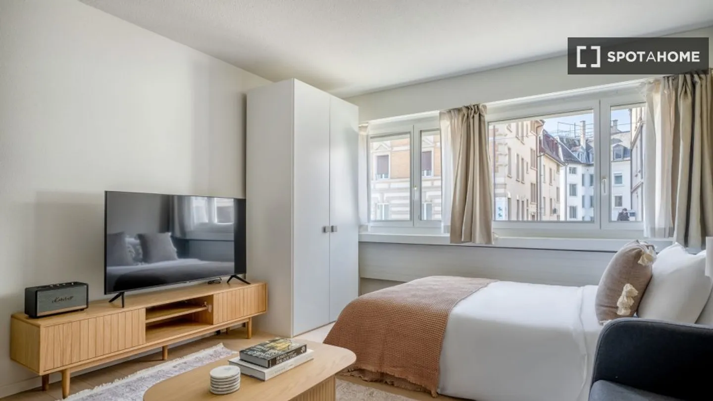 Studio for rent - Photo 2 of 8