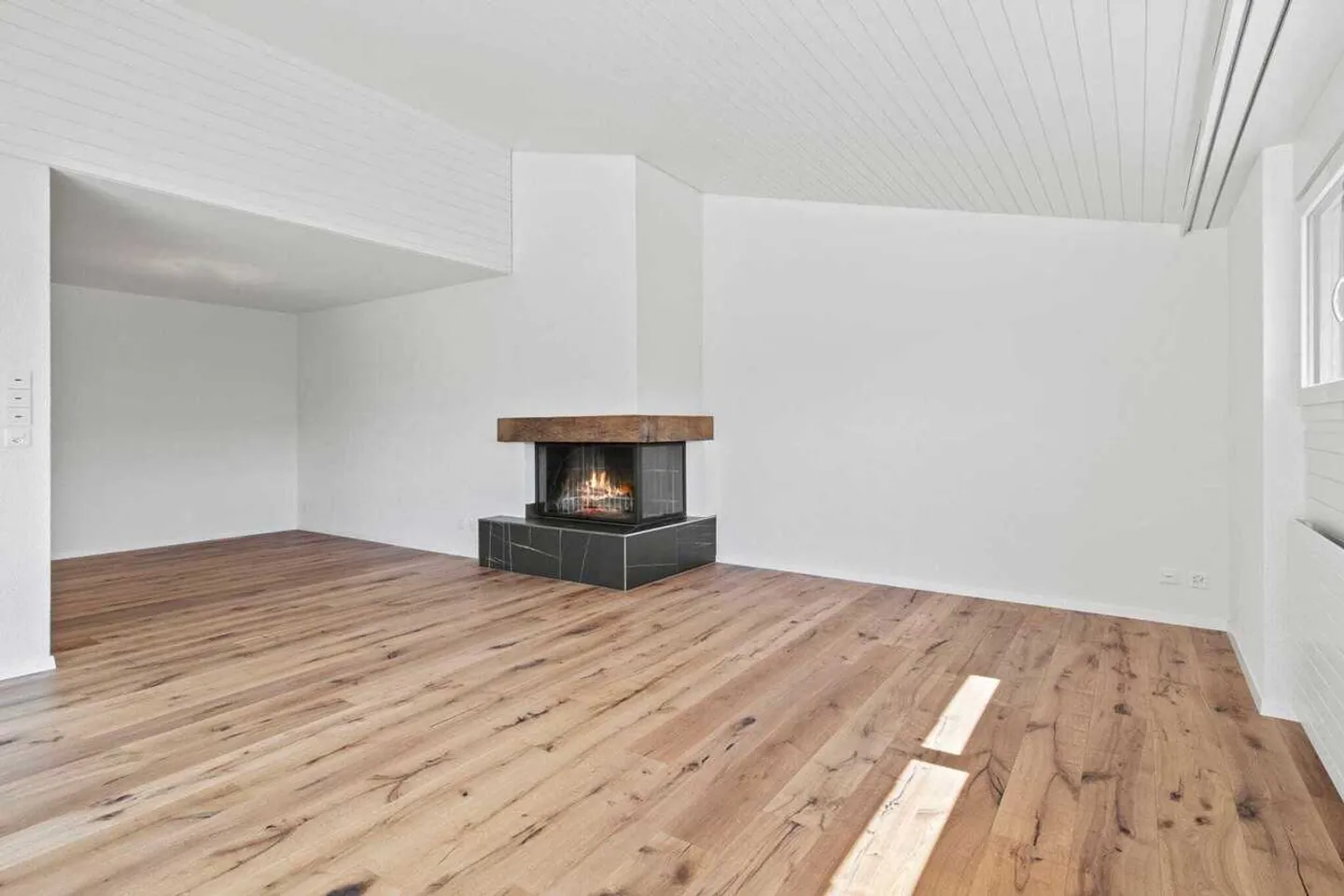 4.5-Room Terrace Apartment with a Wide View in Beggingen - Photo 4 of 13