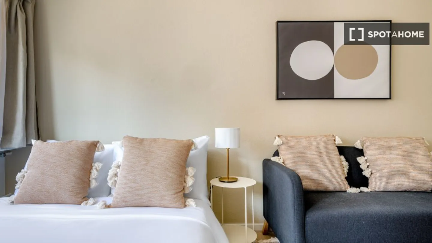 Studio for rent - Photo 6 of 8