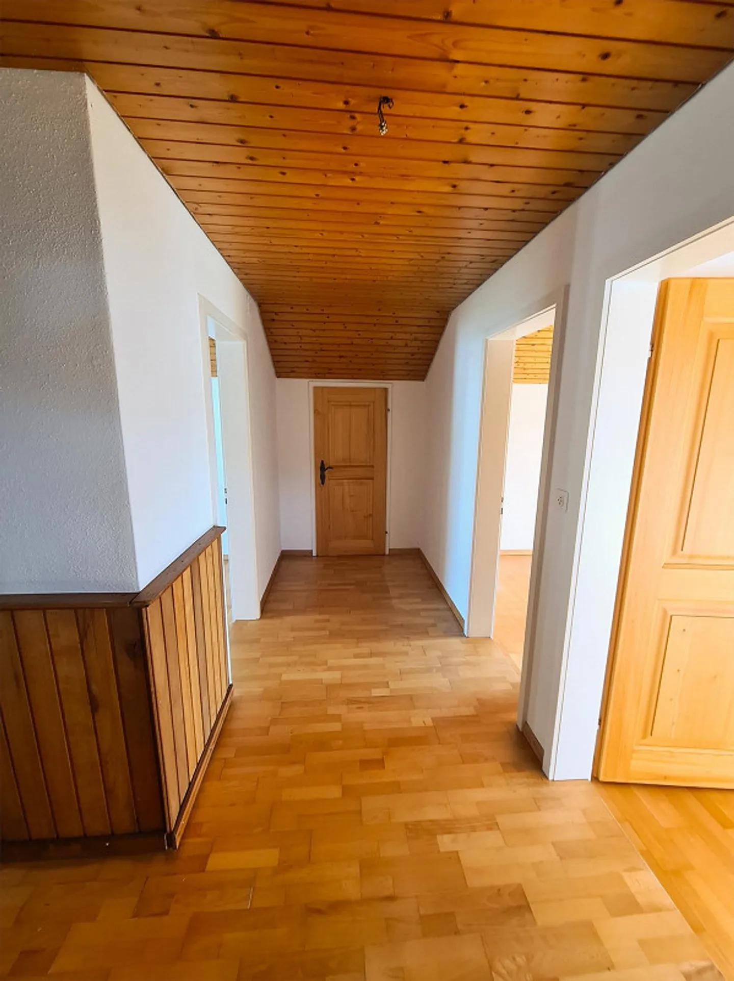 5.5 Zimmer Einfamilienhaus - Foto 2 von 11