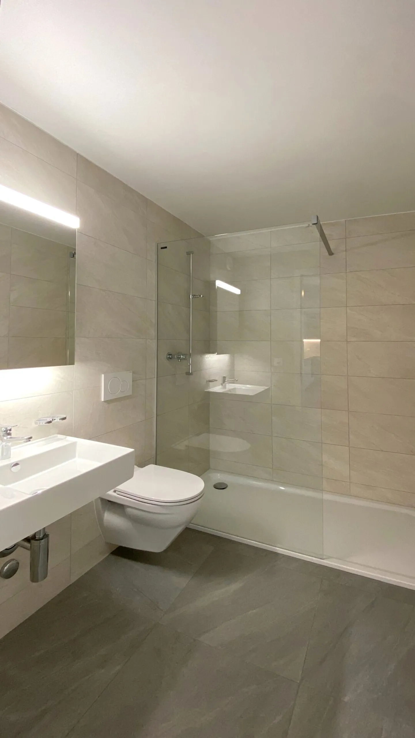 Schöne 2,5-Zimmer-Wohnung, wie neu - Foto 4 von 7