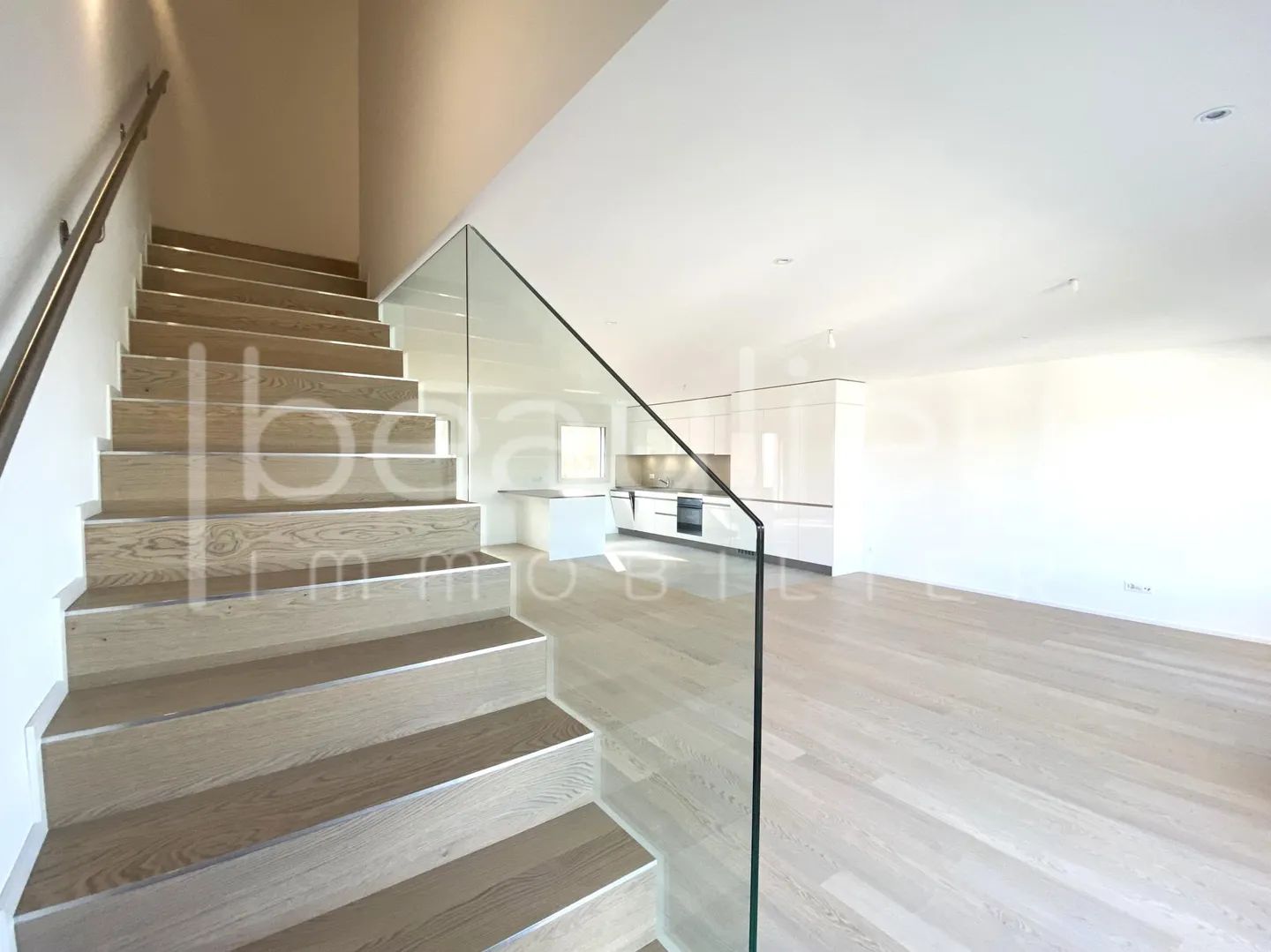 Contemporary Villa with Lake View - Photo 4 of 13