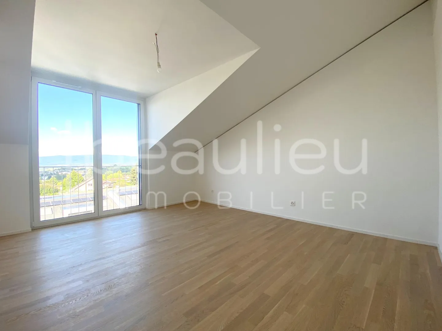 Contemporary Villa with Lake View - Photo 6 of 13