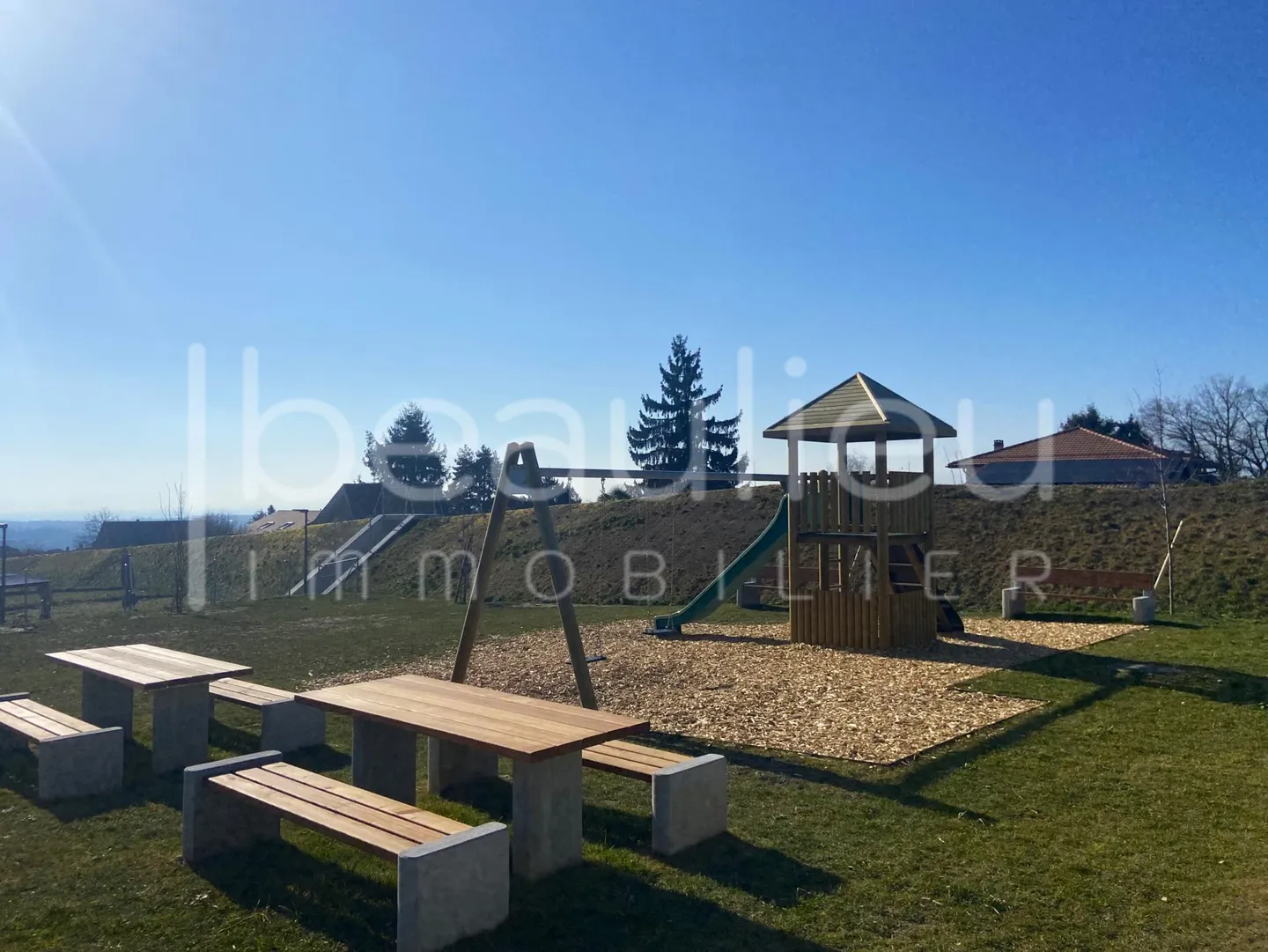 Contemporary Villa with Lake View - Photo 13 of 13