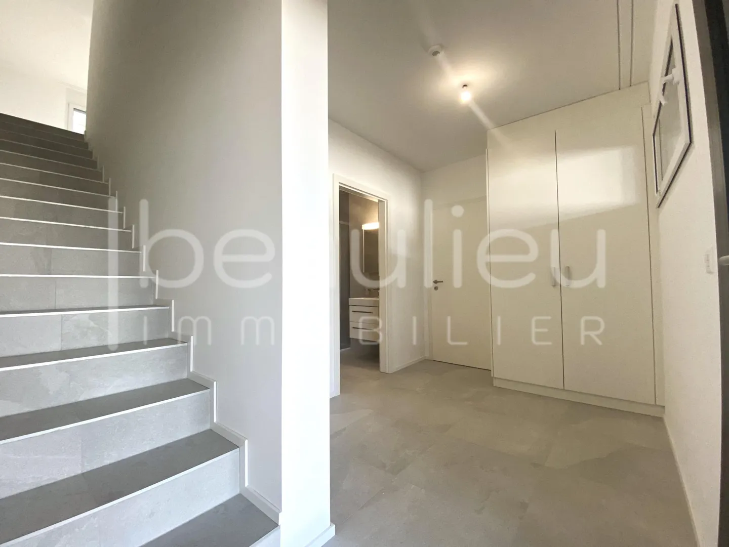 Contemporary Villa with Lake View - Photo 11 of 13