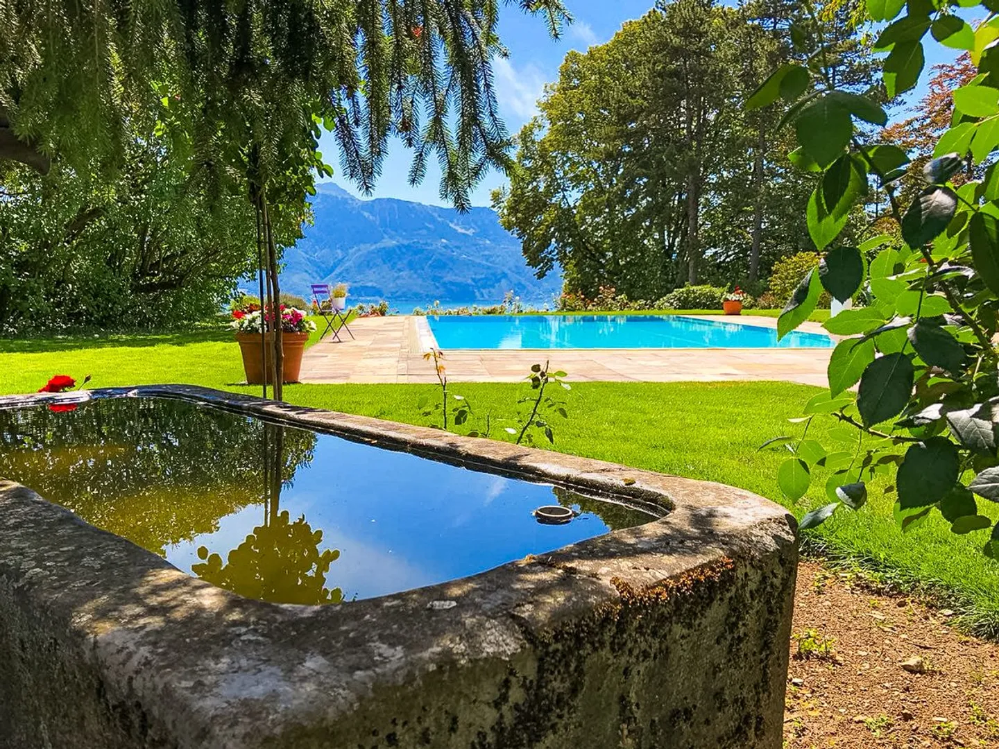 A Dream Home in Chexbres - Pool and Panoramic Views of Lake Geneva and the Alps - Photo 2 of 7