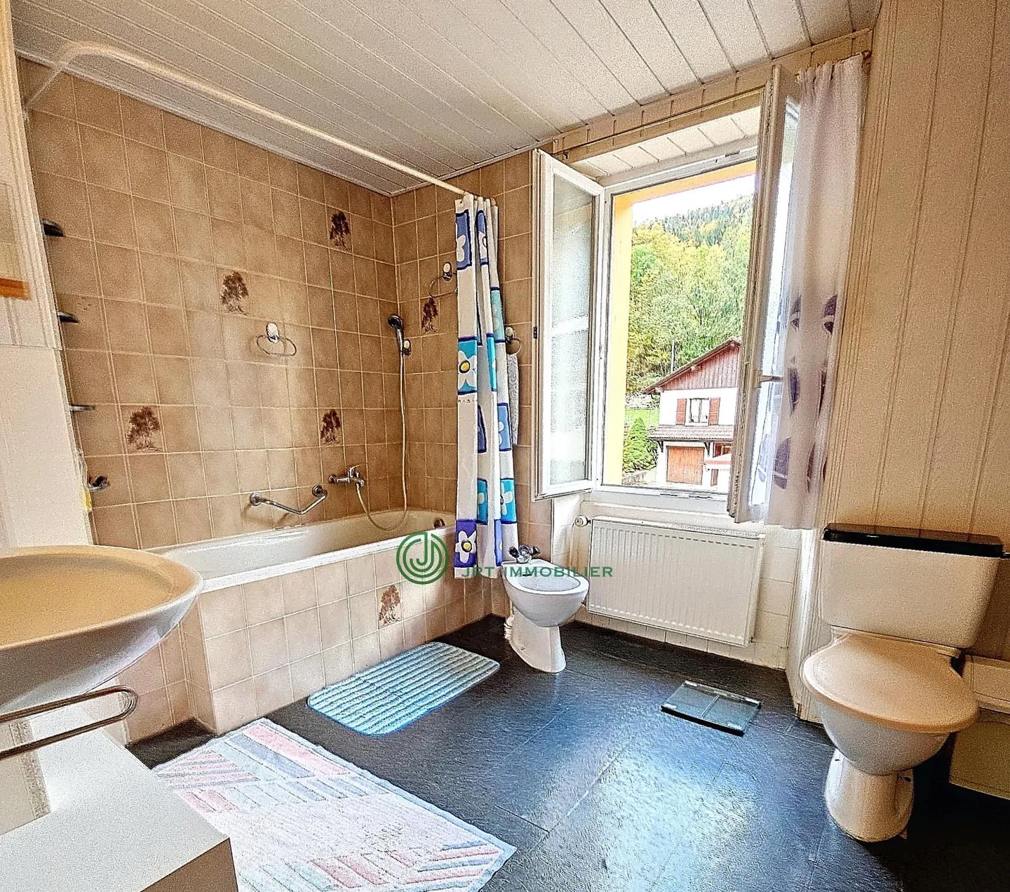 Val-de-Travers (NE) - Large 10.5 room house modifiable at will - Photo 11 of 13