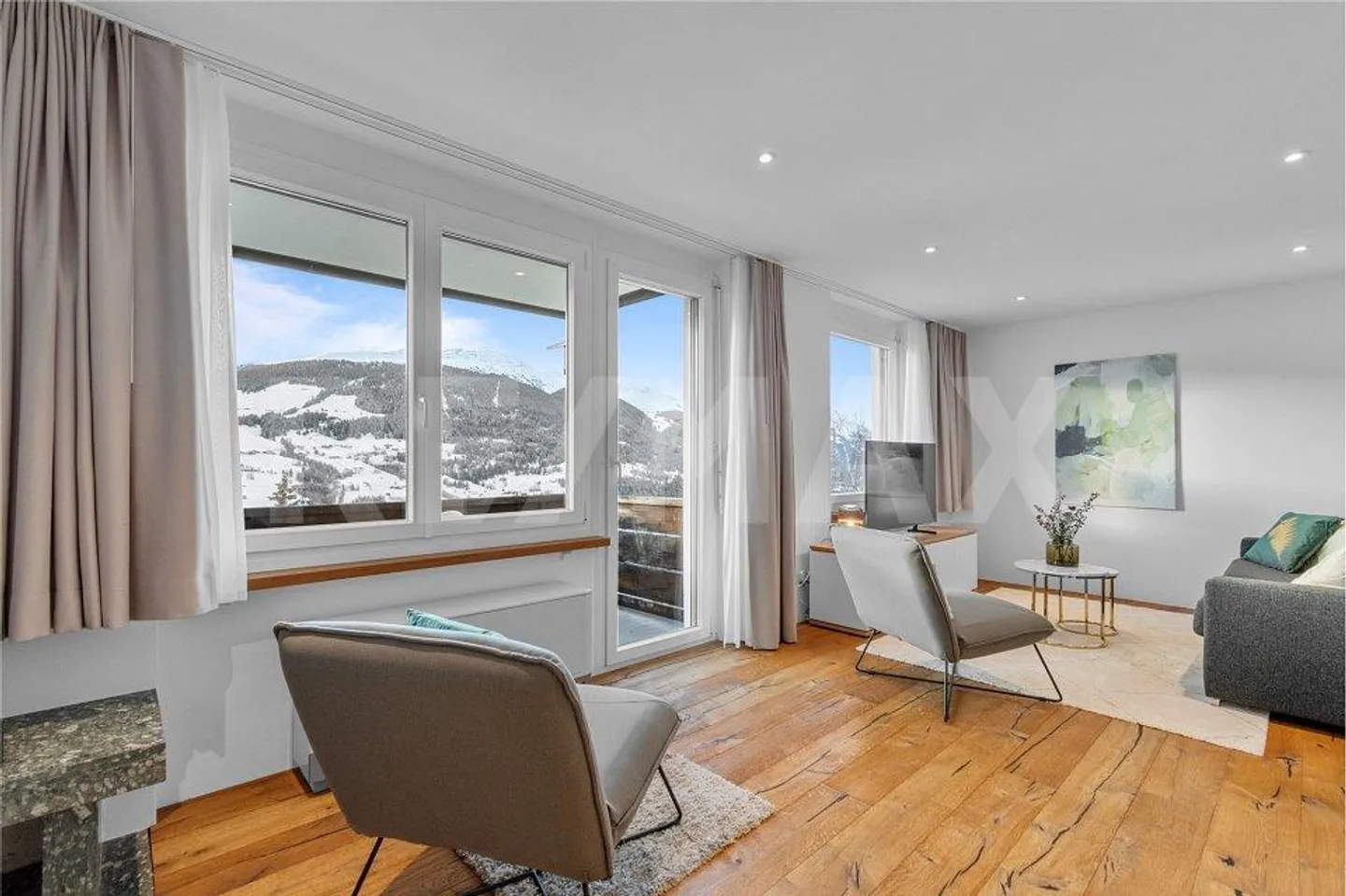 Appartamento ristrutturato di 2 ½ locali con vista incantevole, parcheggio sotterraneo - Foto 8 di 13