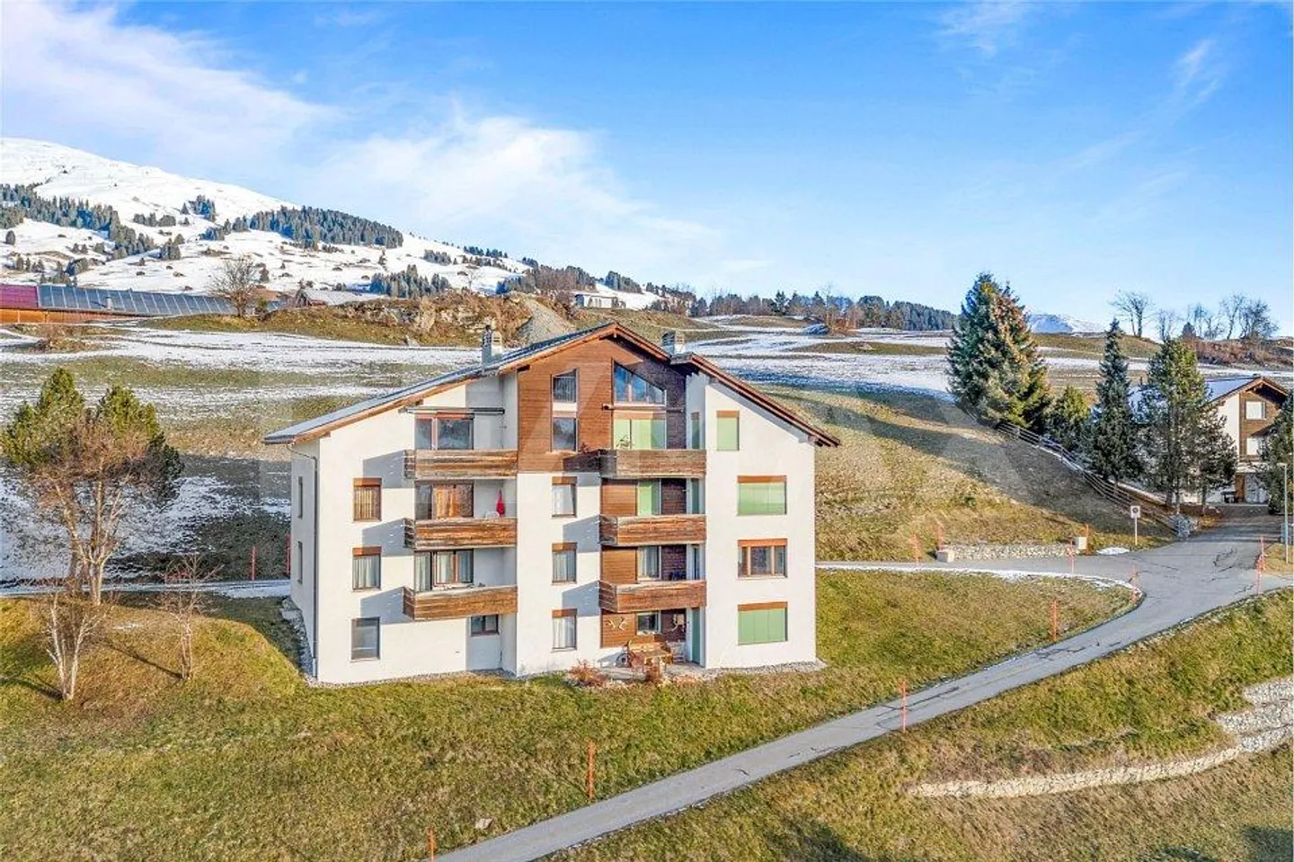 Appartamento ristrutturato di 2 ½ locali con vista incantevole, parcheggio sotterraneo - Foto 6 di 13