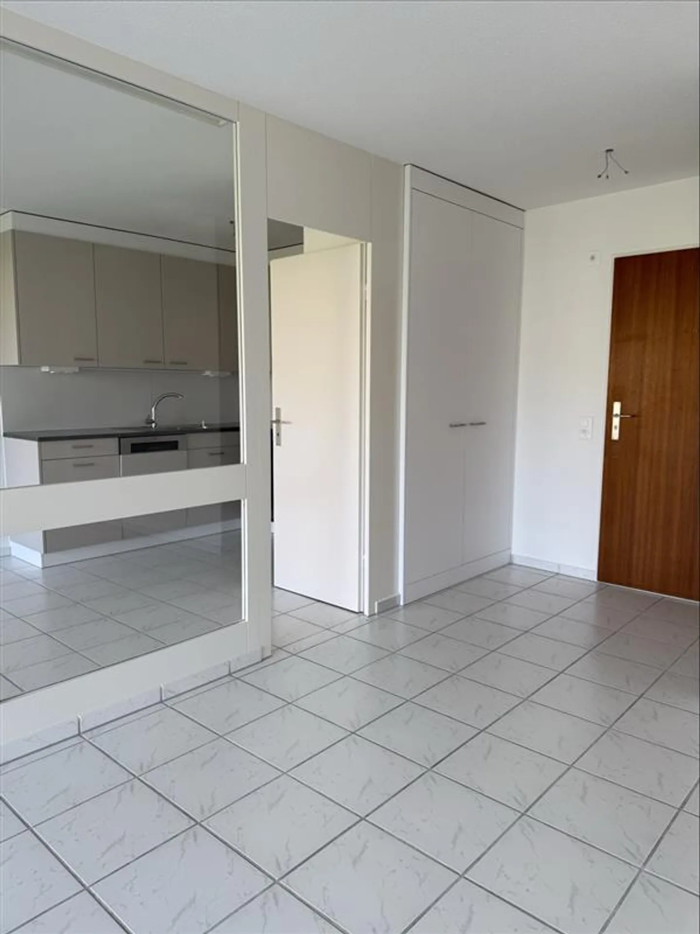 Modern 3.5-room apartment in a quiet location - Photo 2 of 6