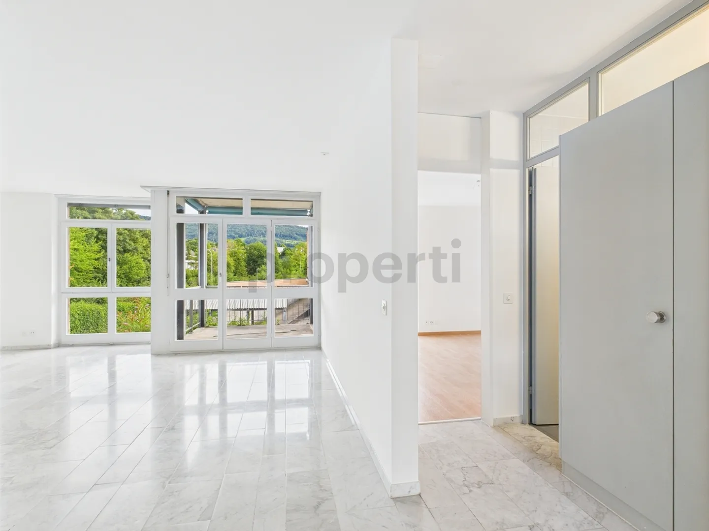 Ampio appartamento con 3 camere a Ehrendingen - Foto 4 di 12