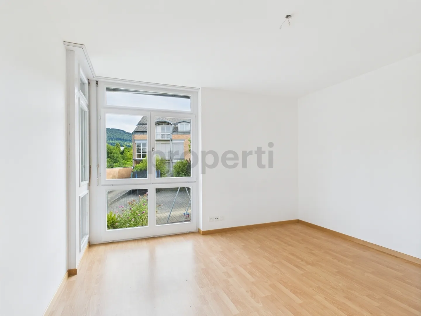 Ampio appartamento con 3 camere a Ehrendingen - Foto 5 di 12