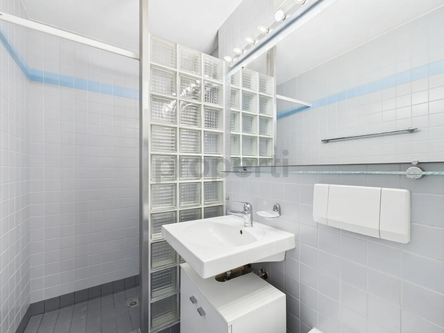 Ampio appartamento con 3 camere a Ehrendingen - Foto 9 di 12