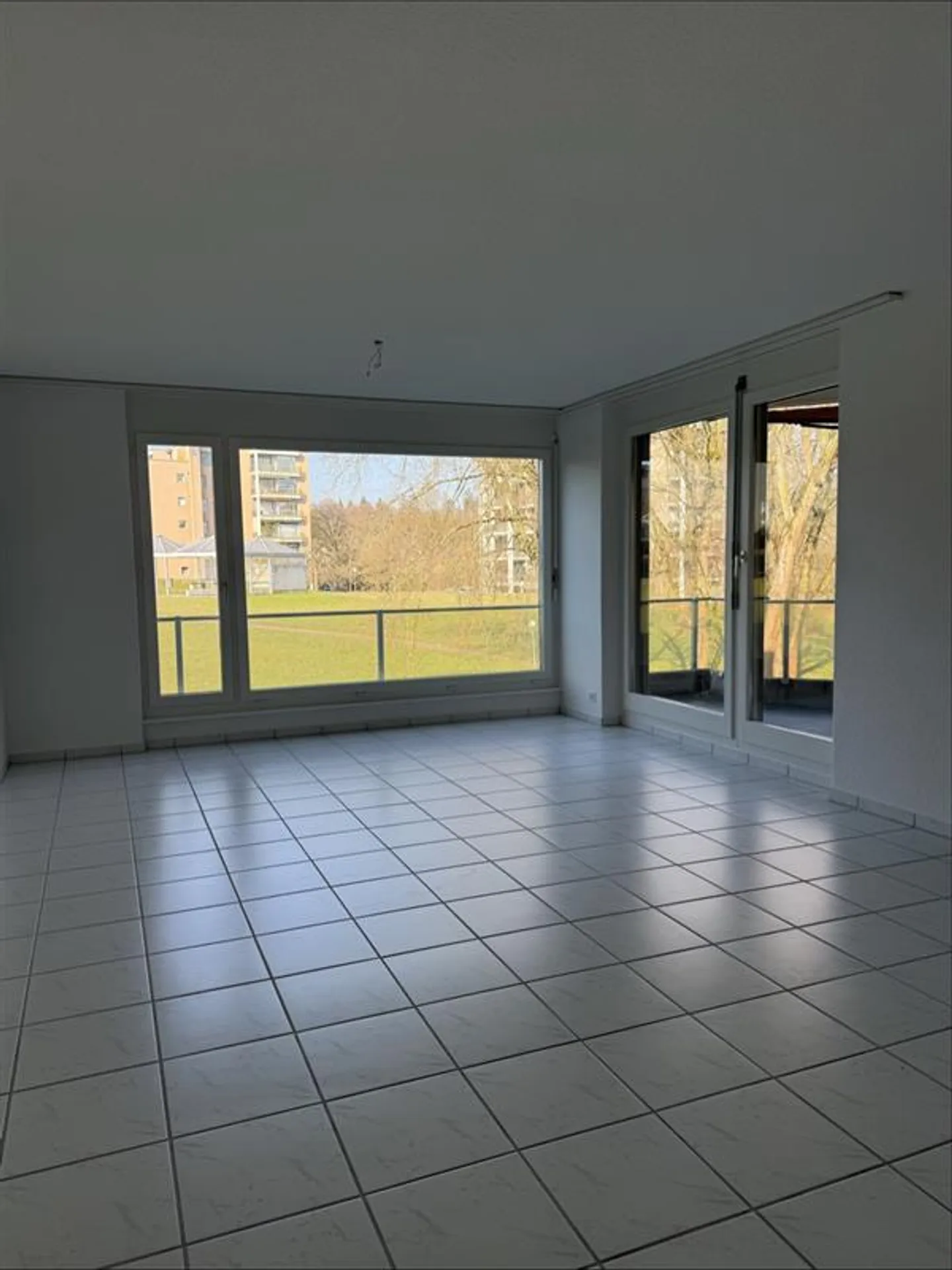 Modern 3.5-room apartment in a quiet location - Photo 3 of 6