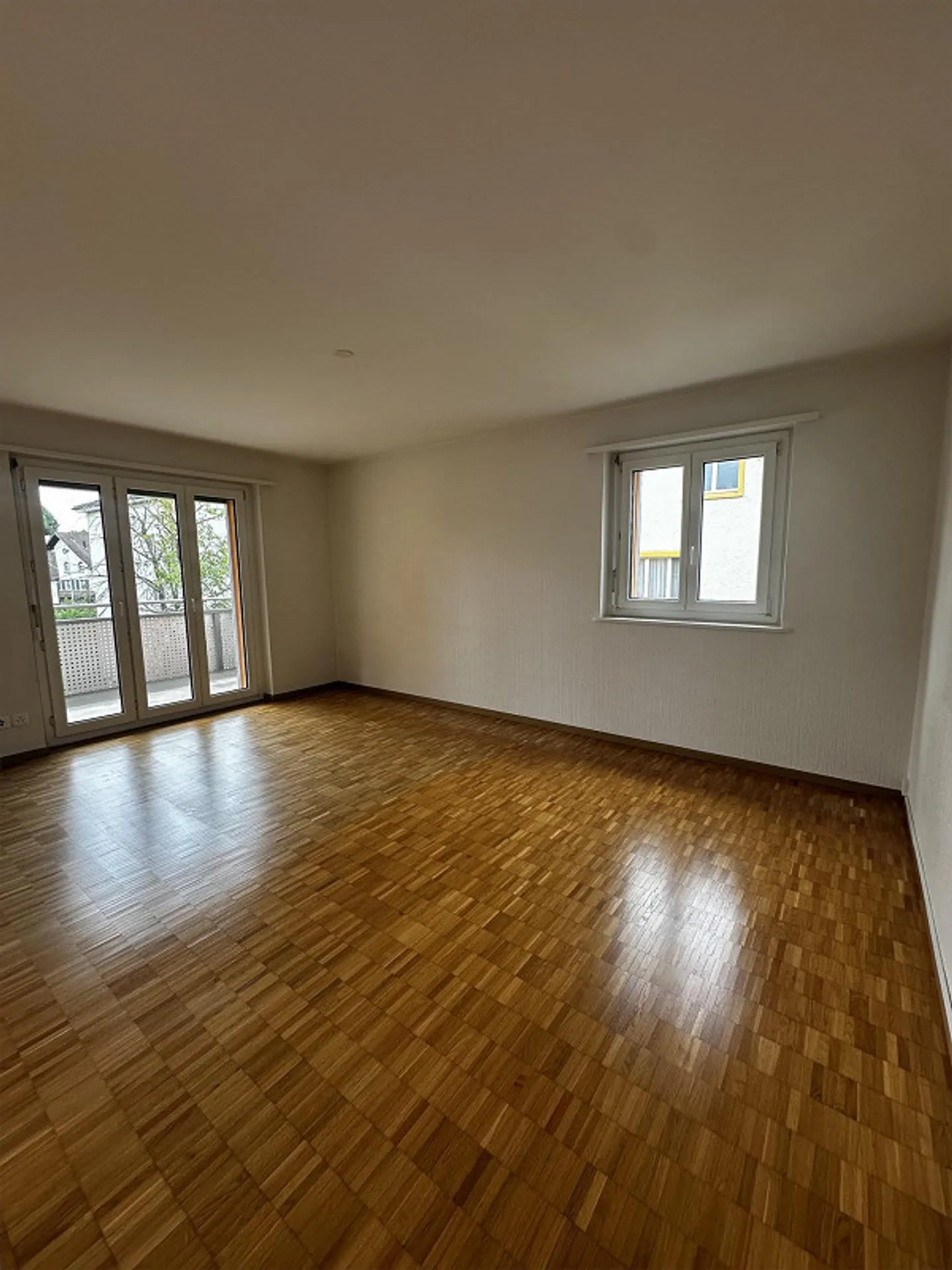 Helle Wohnung mit Balkon - Foto 2 von 7