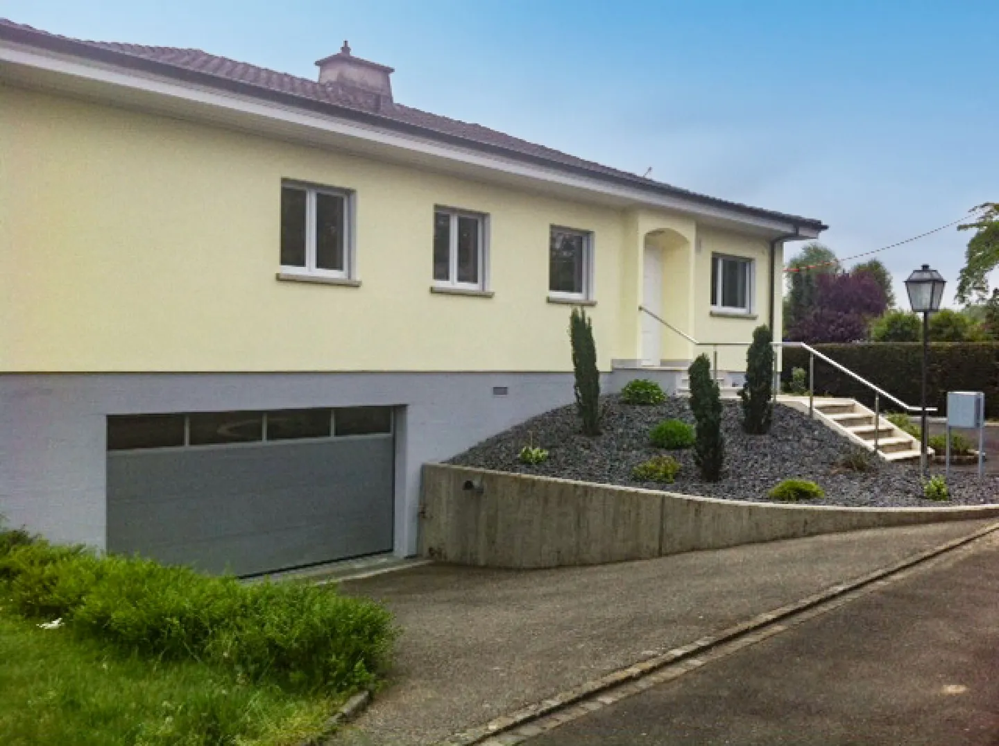 Casa unifamiliare in stile bungalow con grande giardino - Foto 11 di 11