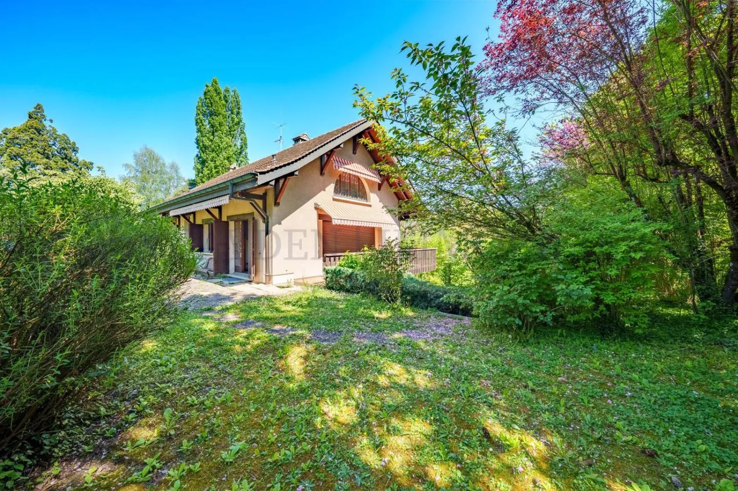 Beautiful individual villa in a picturesque setting! - Photo 12 of 13