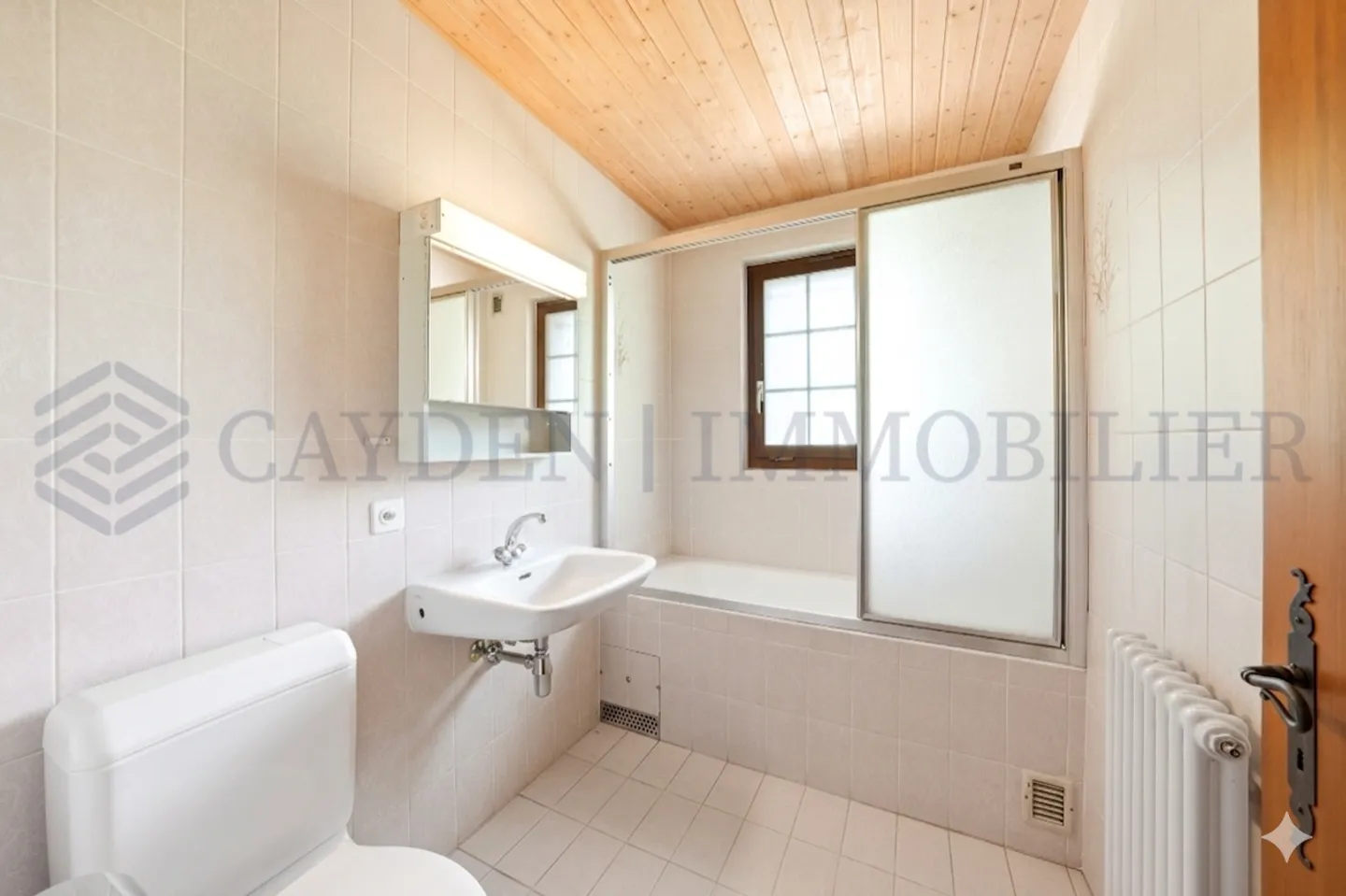 Beautiful individual villa in a picturesque setting! - Photo 8 of 13