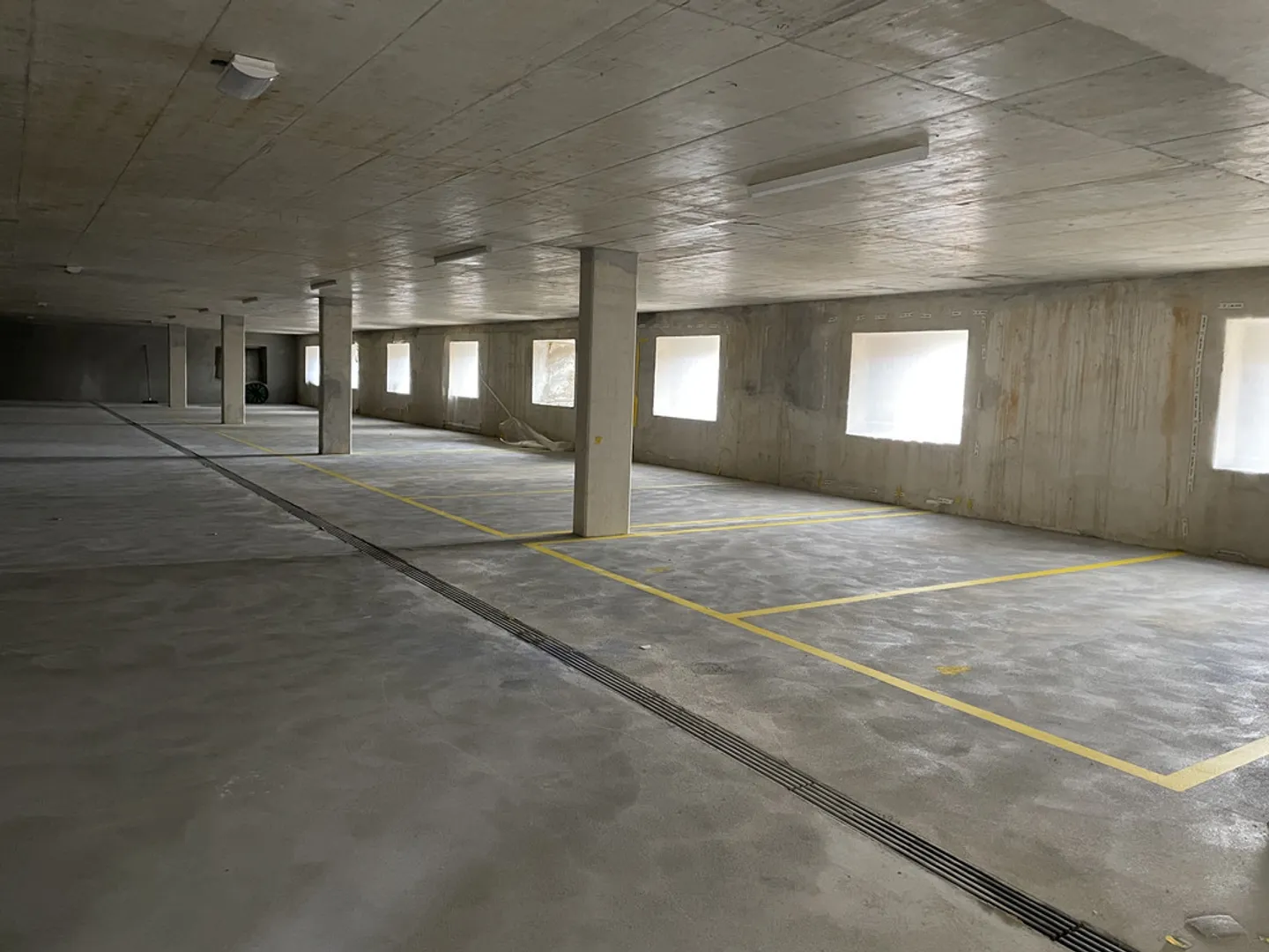 Place de parking intérieure à louer - Photo 1 sur 3