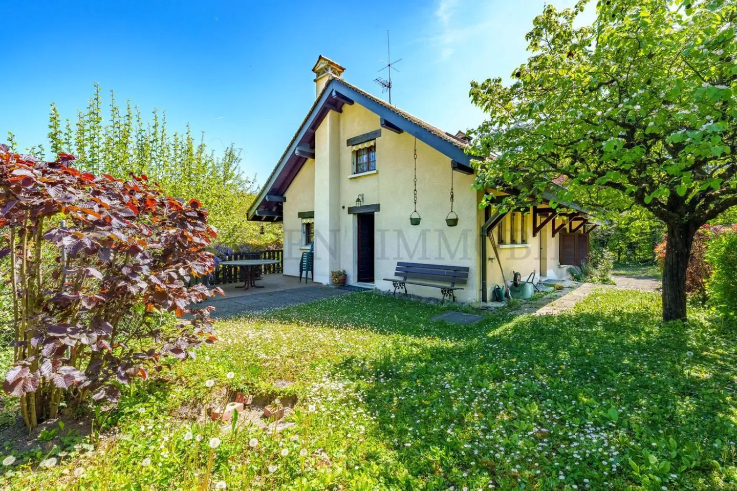 Beautiful individual villa in a picturesque setting! - Photo 11 of 13