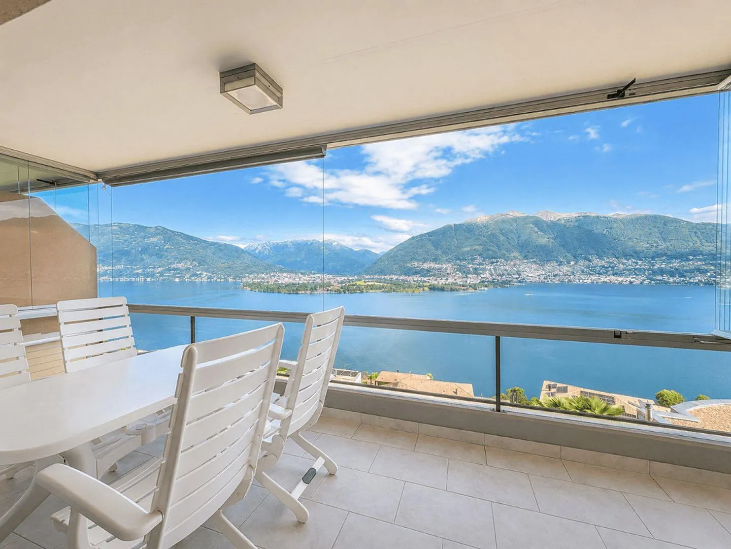Elegante Wohnung mit Seeblick - Foto 1 von 10