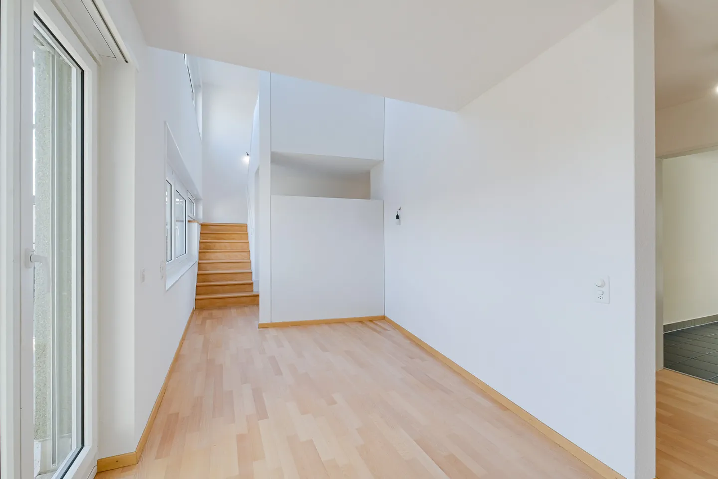 Dreamlike Maisonette Apartment Seeks New Tenant Family - Photo 4 of 11