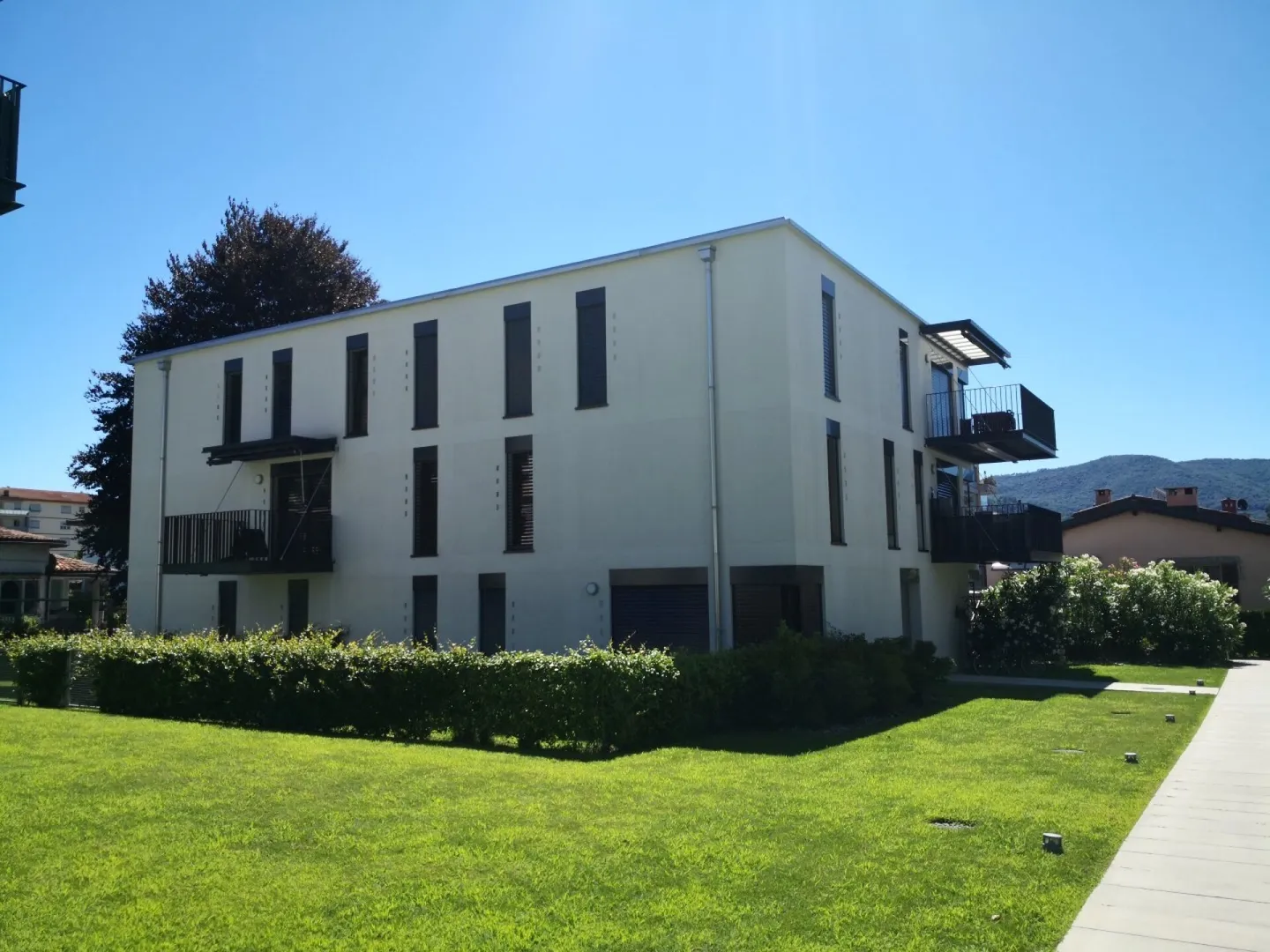 À louer dans un immeuble moderne récemment construit 2 1/2 pièces à Caslano - Photo 1 sur 6