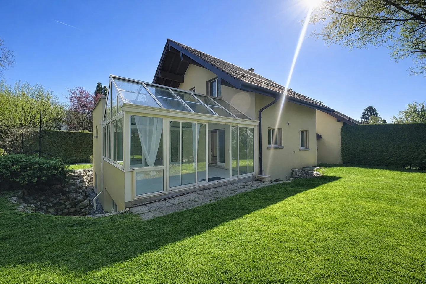 Maison avec appartement indépendant - Chambésy - Photo 1 sur 13