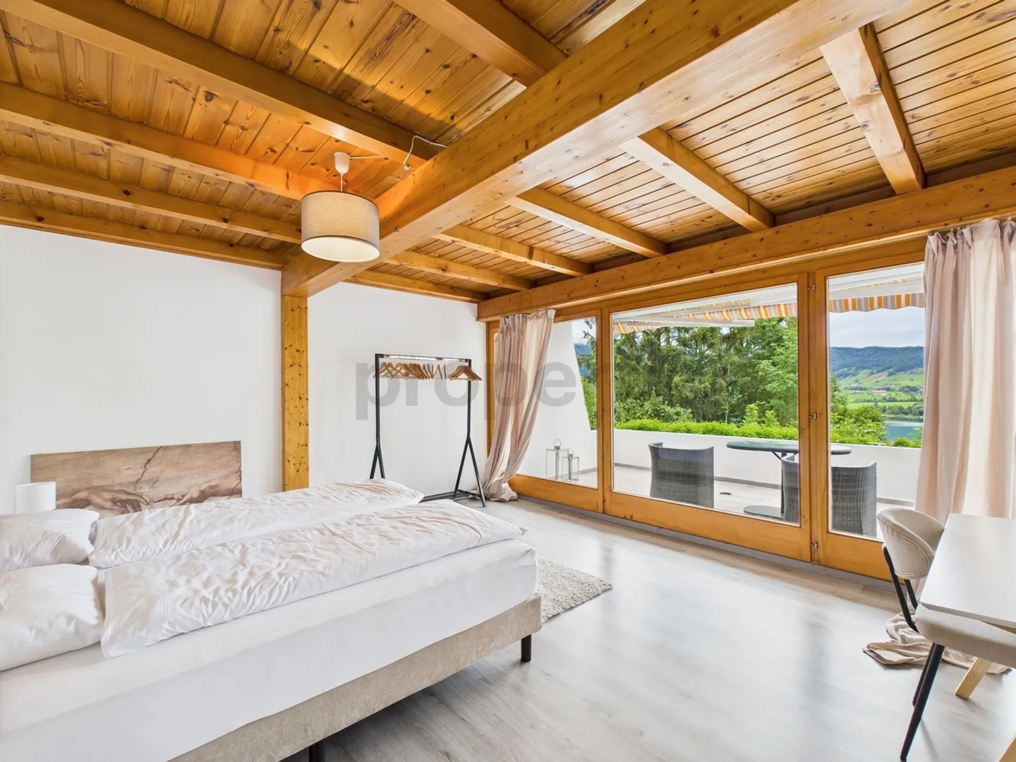 Outstanding furnished 4.5 room apartment in Oberägeri with fantastic view - Photo 5 of 11