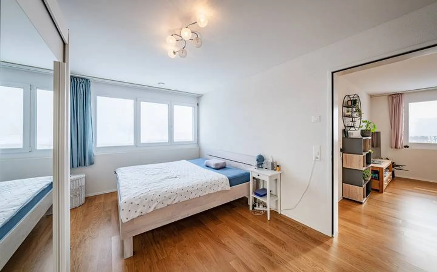 APPARTEMENT MODERNE - STRATÉGIQUE A1 - Photo 4 sur 8