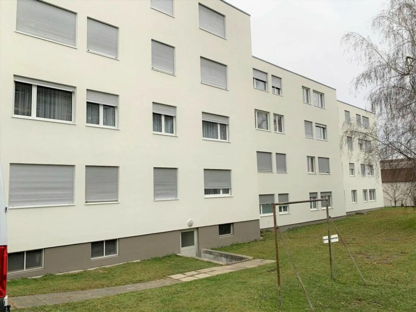 Spacieux, ensoleillé et avec une OFFRE DE STATIONNEMENT ATTRACTIVE ! - Photo 9 sur 10