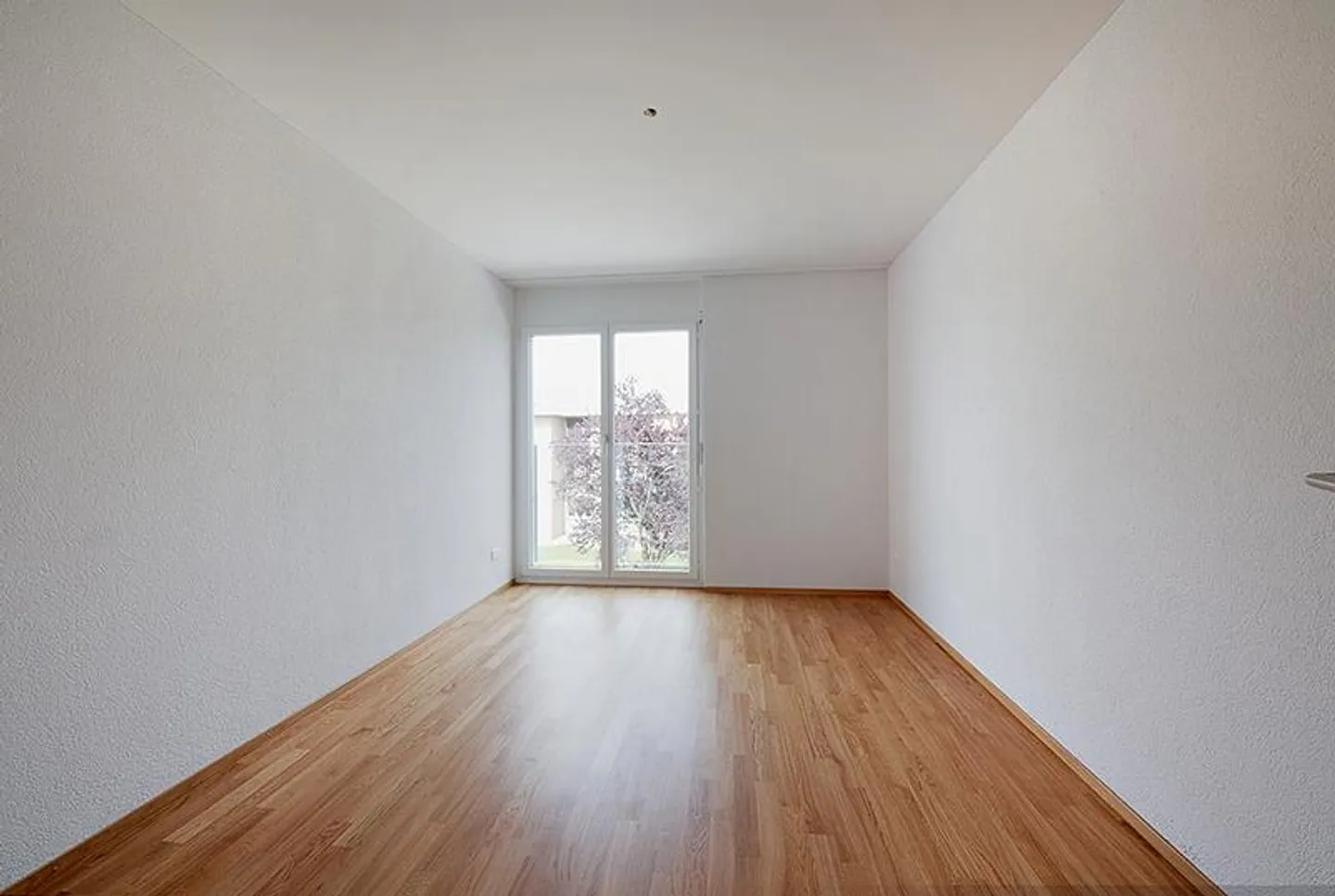 Modernes Apartment mit Balkon - Foto 6 von 9