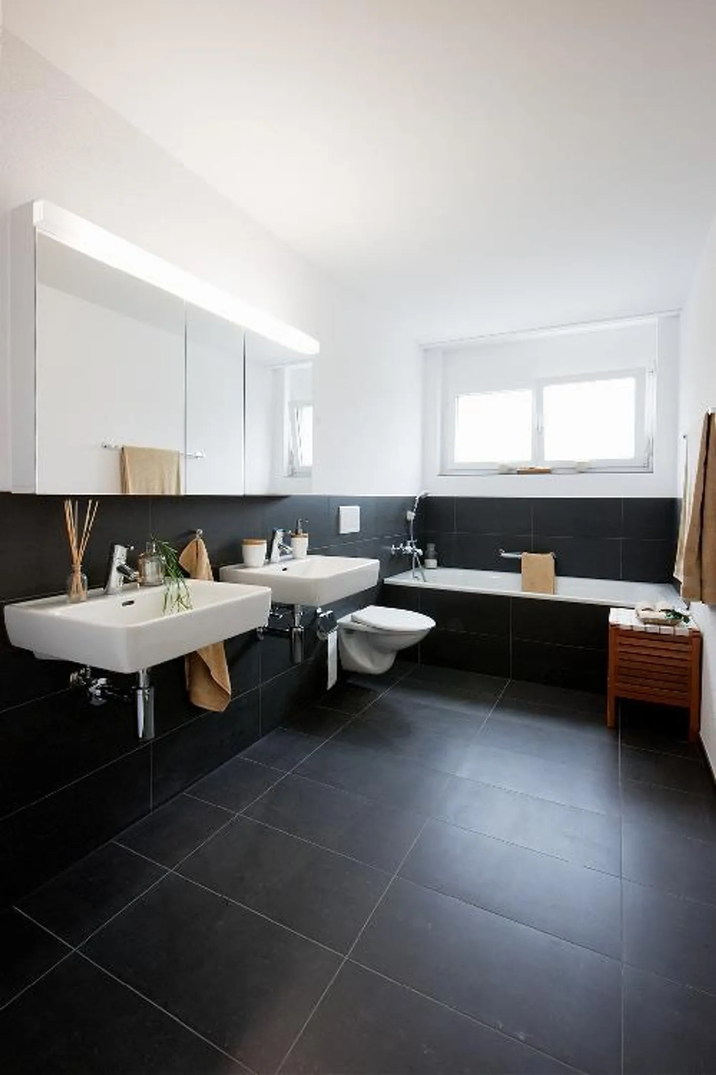 Modernes Apartment mit Balkon - Foto 7 von 9