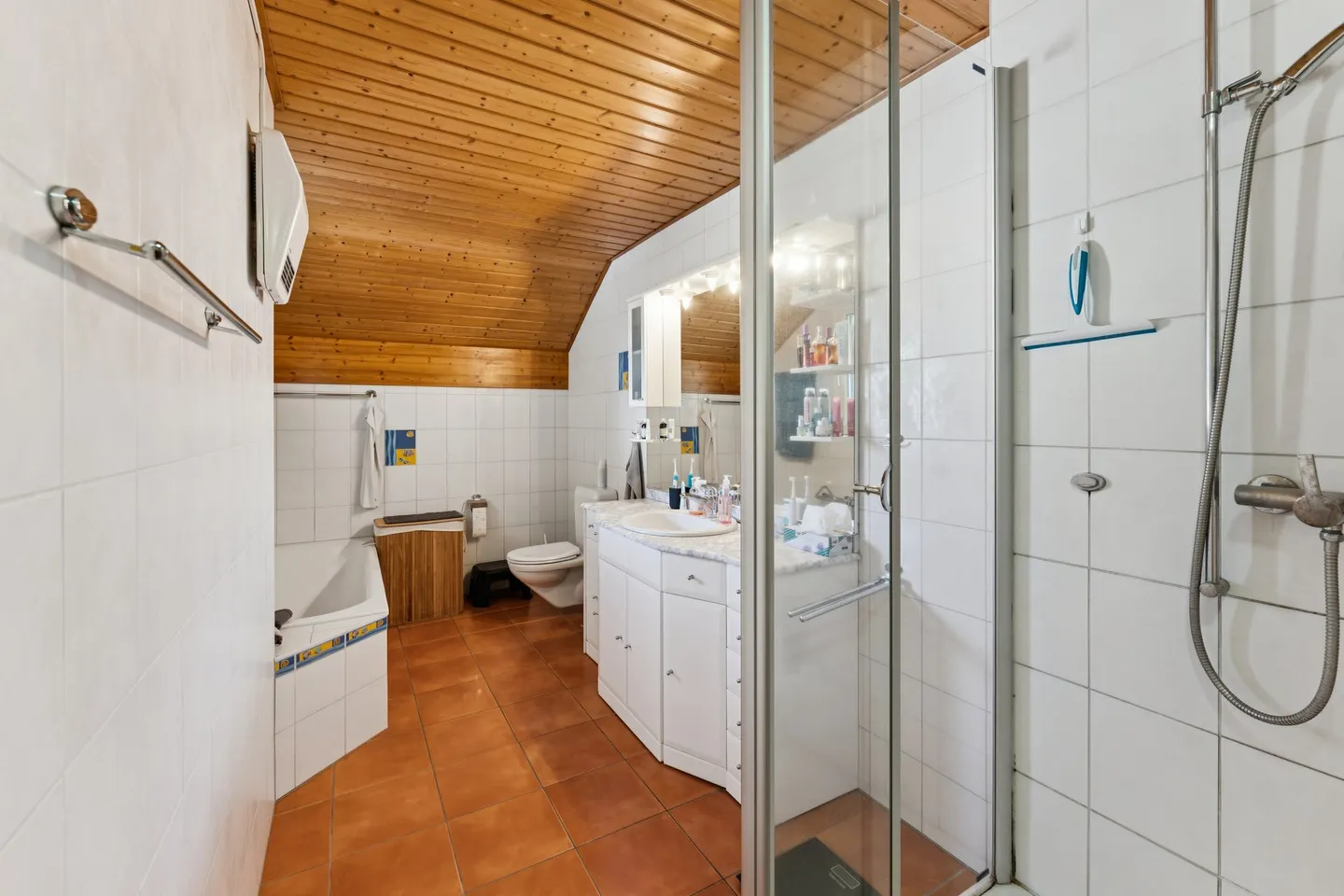 Beautiful house with 2 apartments and unobstructed view - Photo 8 of 12