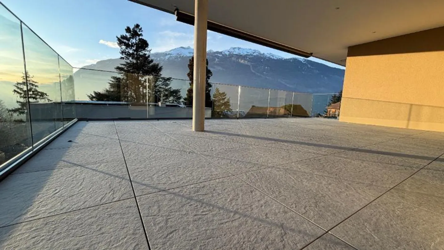 4½-Room Penthouse with Direct Lift Access and Generous Terraces - Photo 2 of 15