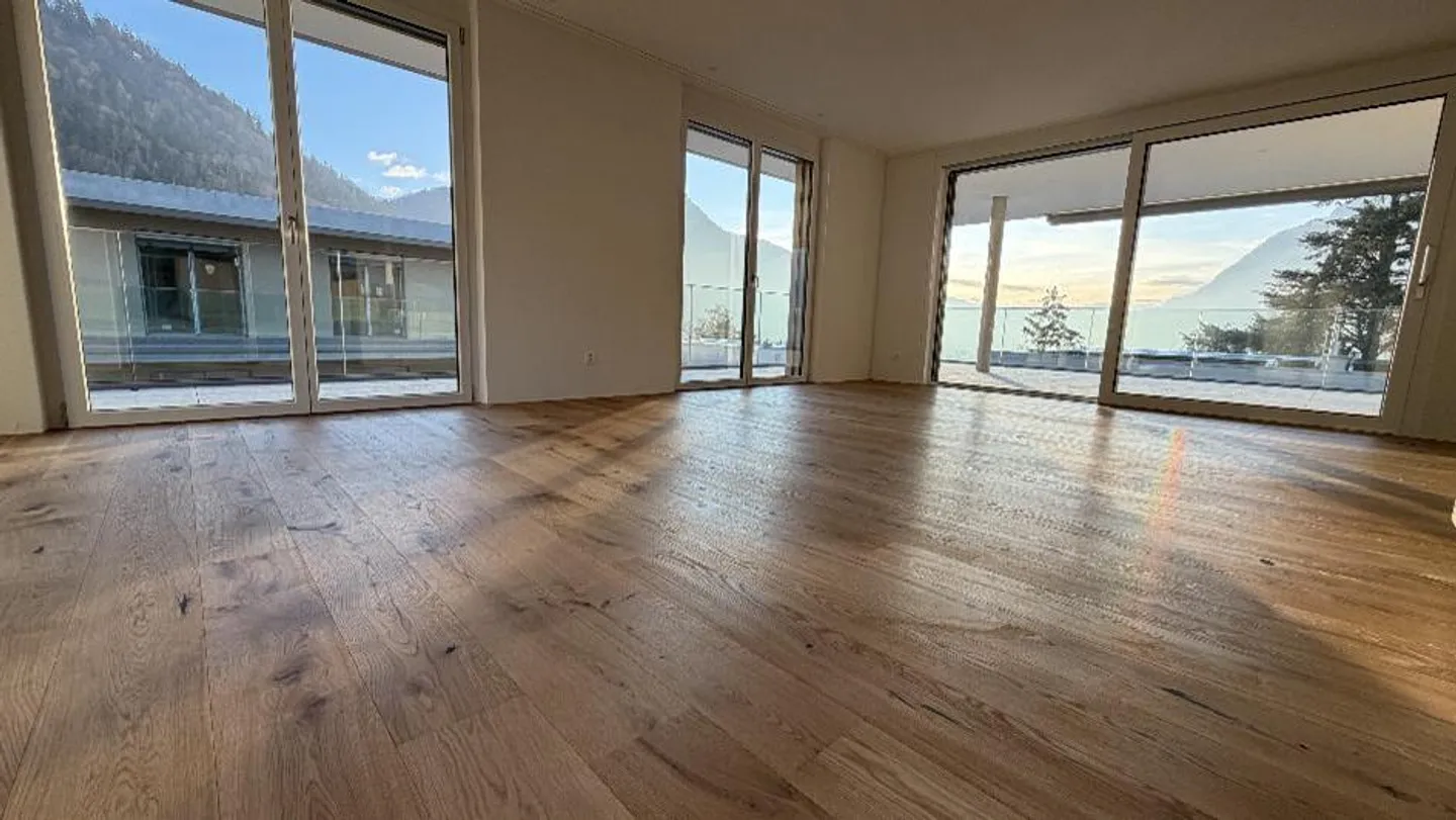 4½-Room Penthouse with Direct Lift Access and Generous Terraces - Photo 3 of 15