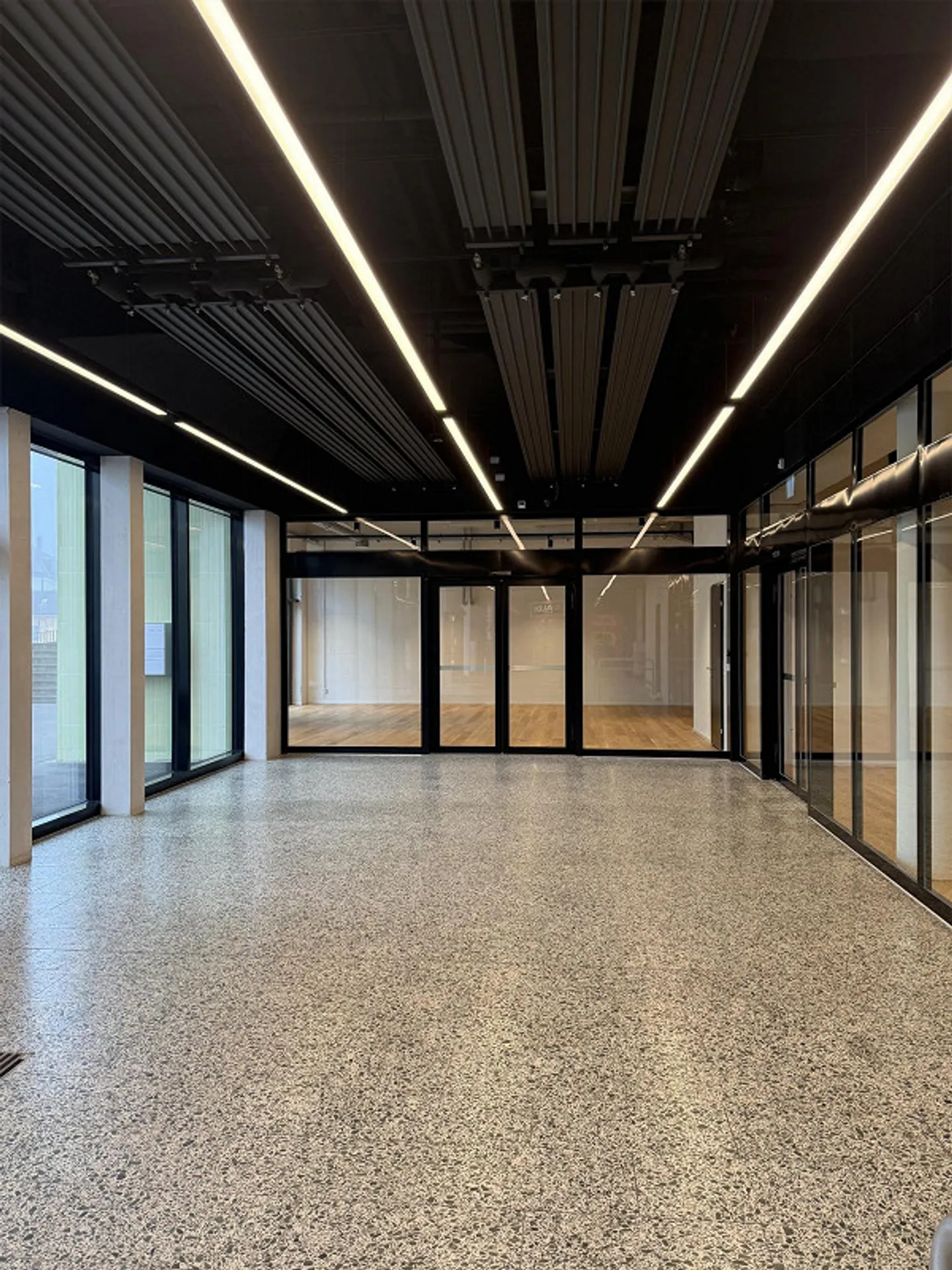 Spazio commerciale attraente incluso magazzino (172m2) nel quartiere Löwengarten - Foto 5 di 6